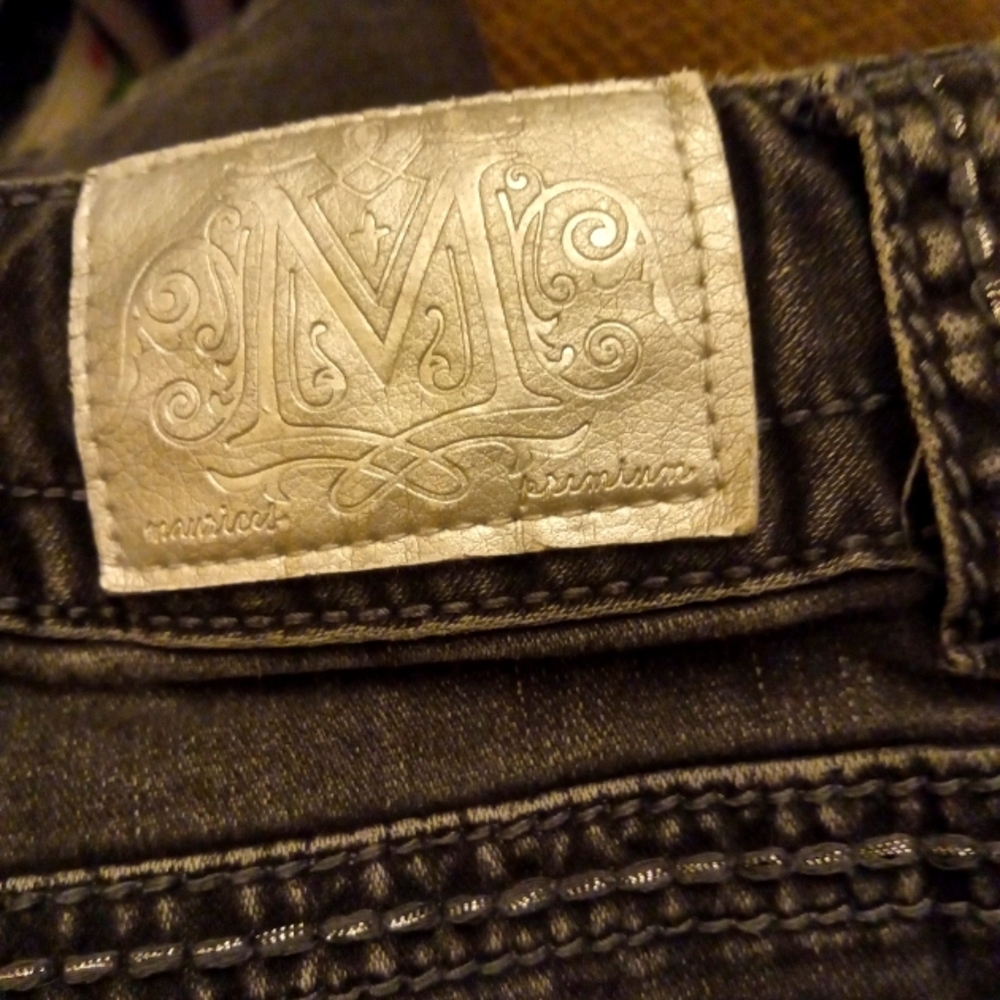 Sz 9/10 womens premium Maurice  black jeans w detail